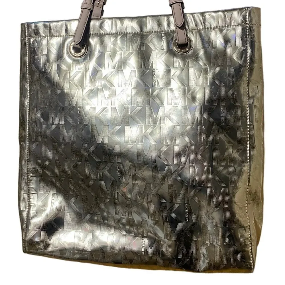 Michael Kors shiny metallic gold Large Jet Setter purse / bag Excellent‎ cond.
